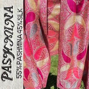 💕🤍NWOT Pashmina/Silk Scarf/Shawl/Wrap |Metallic Magenta/Silver/Gold | Paisley